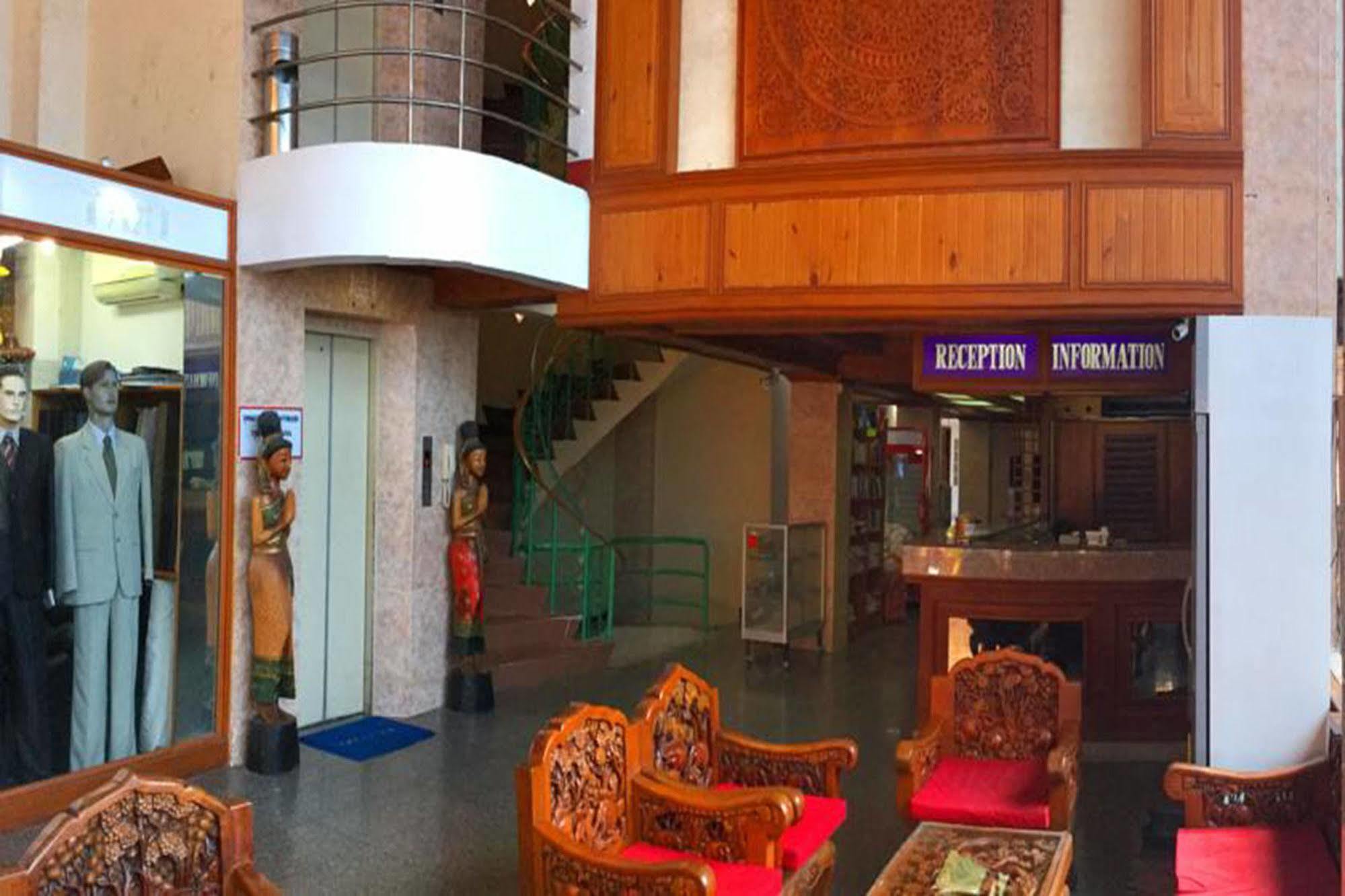 Hotel Bliss Mansion Pattaya Esterno foto