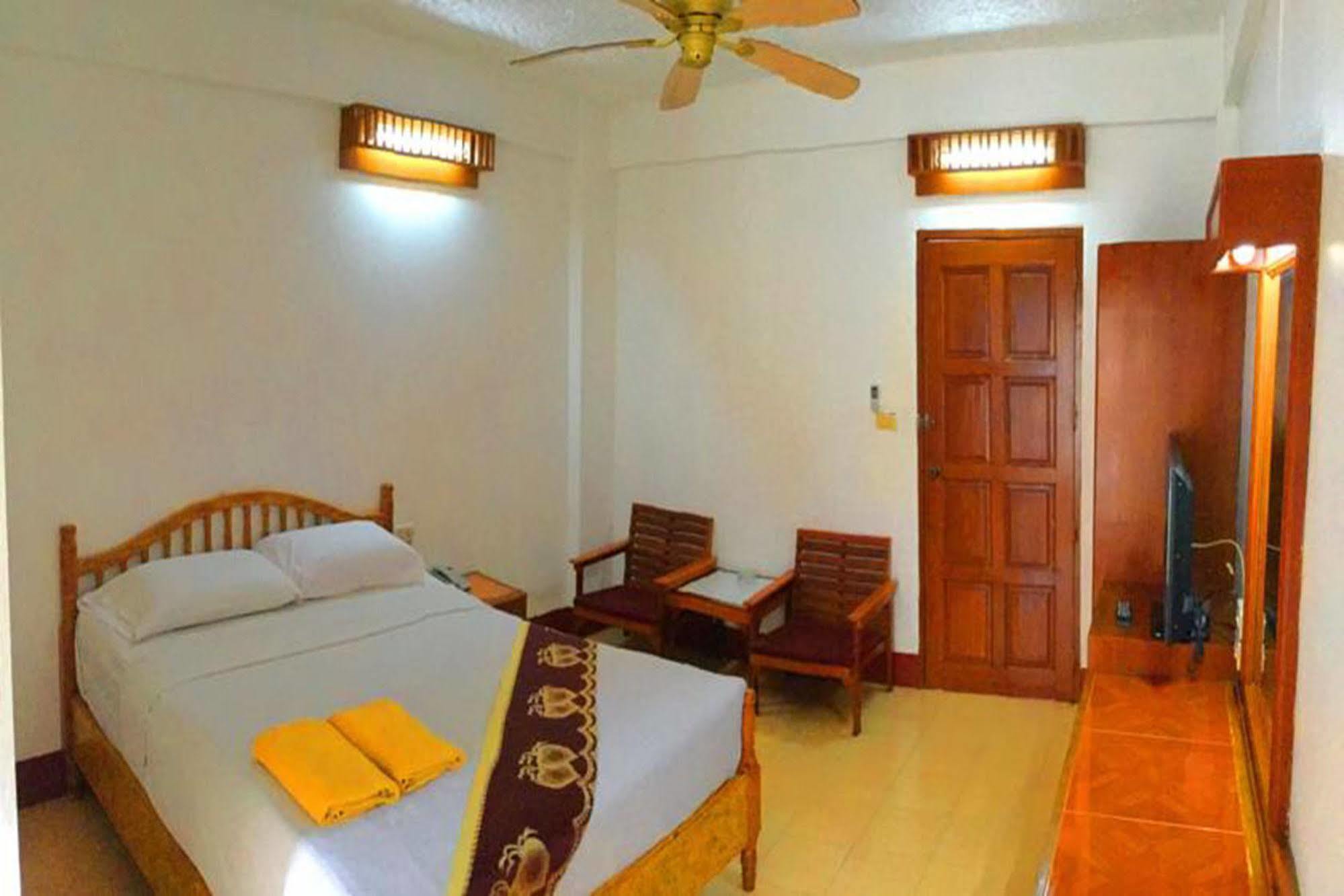 Hotel Bliss Mansion Pattaya Esterno foto