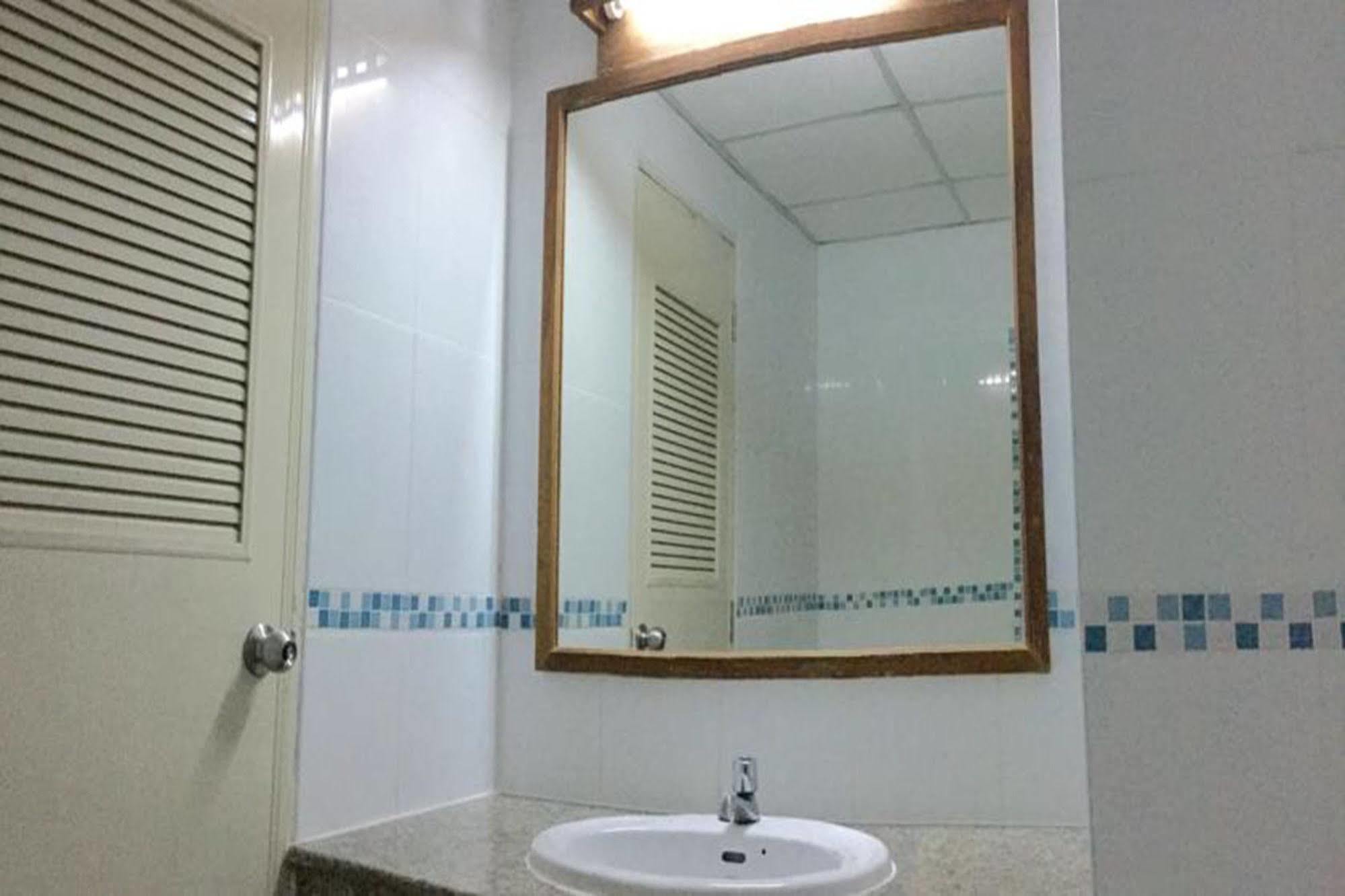 Hotel Bliss Mansion Pattaya Esterno foto